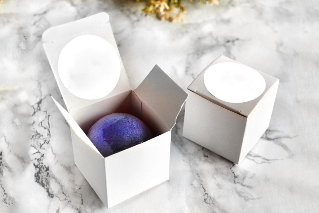 white bath bomb boxes