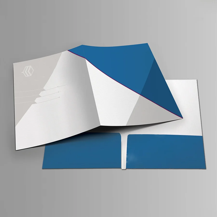 custom-glossy-presentation-folders